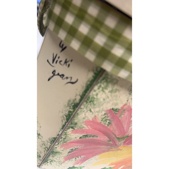 Vintage Vicki Jean wood purse Box. Hand Painted Flowers - Signed - Picture 7 of 16